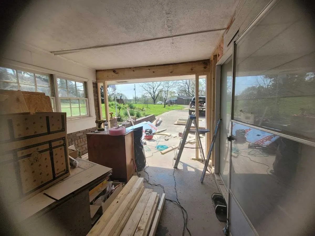 Air movers and dehumidifier for Water Mitigation Services in Silver Spring